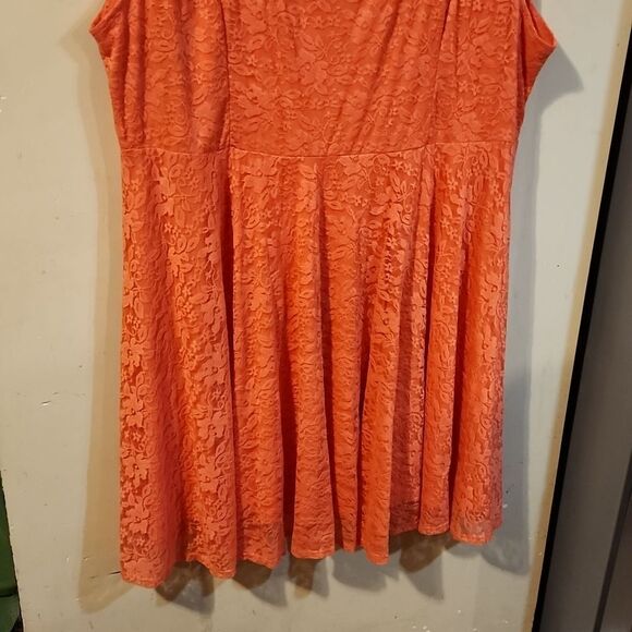 Beautiful Torrid dress Size 5 - Picture 3 of 4